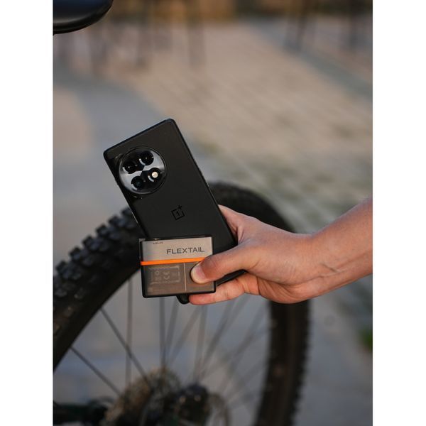 Велосипедний міні насос-задня фара Flextail Tiny Tire Pump ACS, чорний 78465 фото