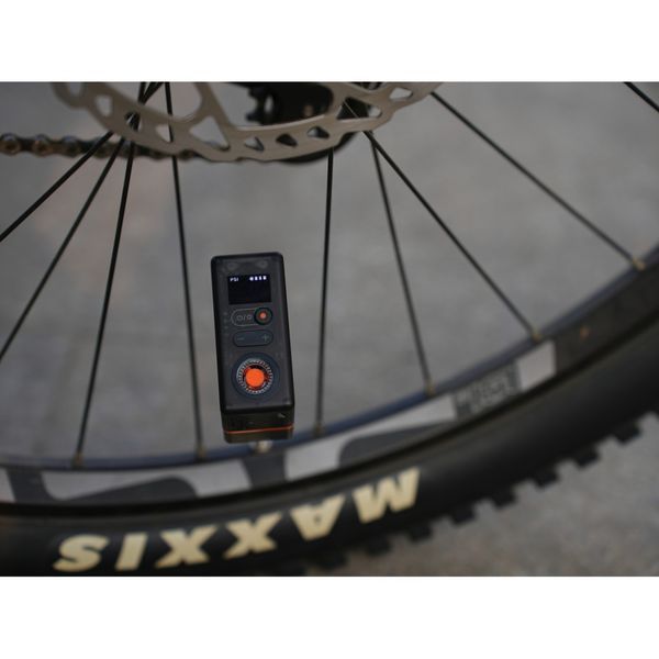 Велосипедний міні насос-задня фара Flextail Tiny Tire Pump ACS, чорний 78465 фото