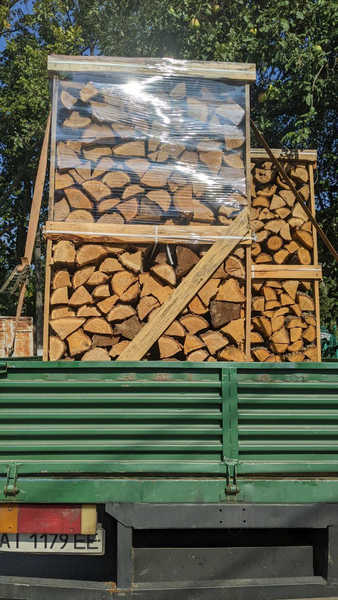 Дрова дубові - ящик 2 скл.м 78940 фото