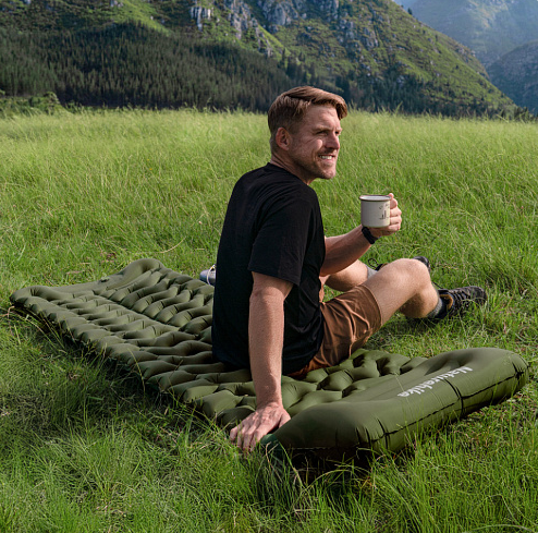 Матрас надувной одинарный Naturehike CNK2550WS019, 65 мм, с мешком для надувания, зеленый 78130 фото